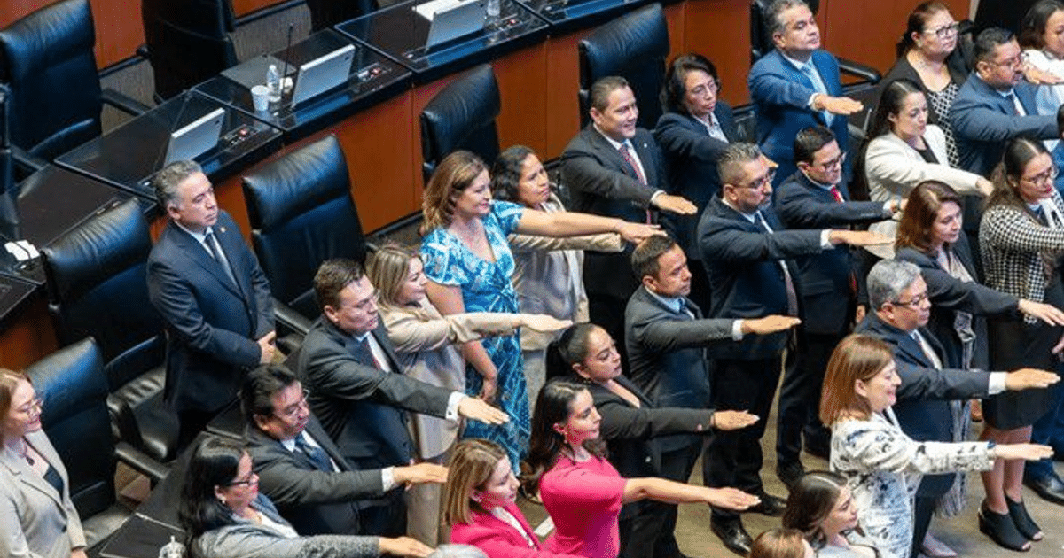 Senadores votando en el Senado para designación de magistrados