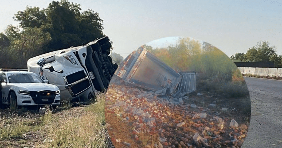 Tráiler volcado en la carretera México 15 con bebidas refrescantes esparcidas y presencia policial