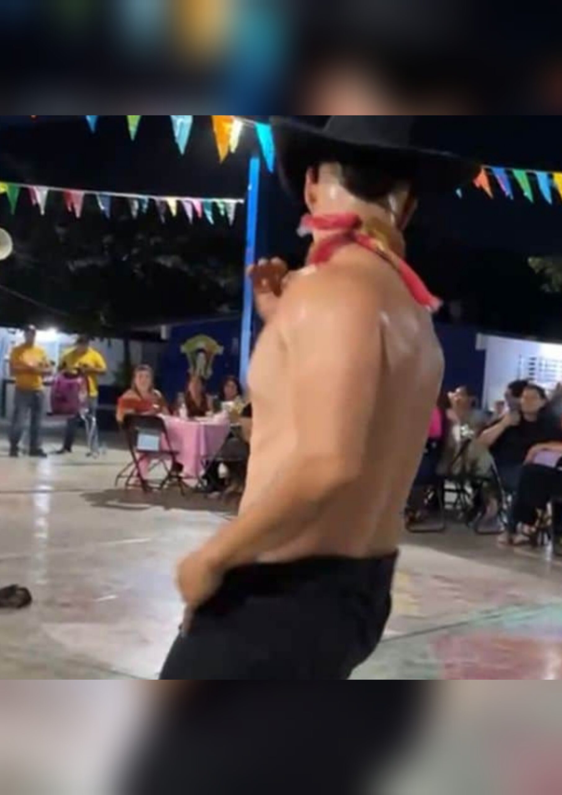 Celebración del Día de las Madres, Declaraciones polémicas, Escuela primaria., espectáculo inapropiado, opinión dividida.