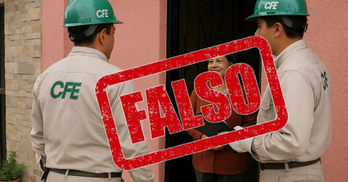 Trabajadores de la CFE conversan con una mujer en su puerta, con la palabra 'FALSO' superpuesta.