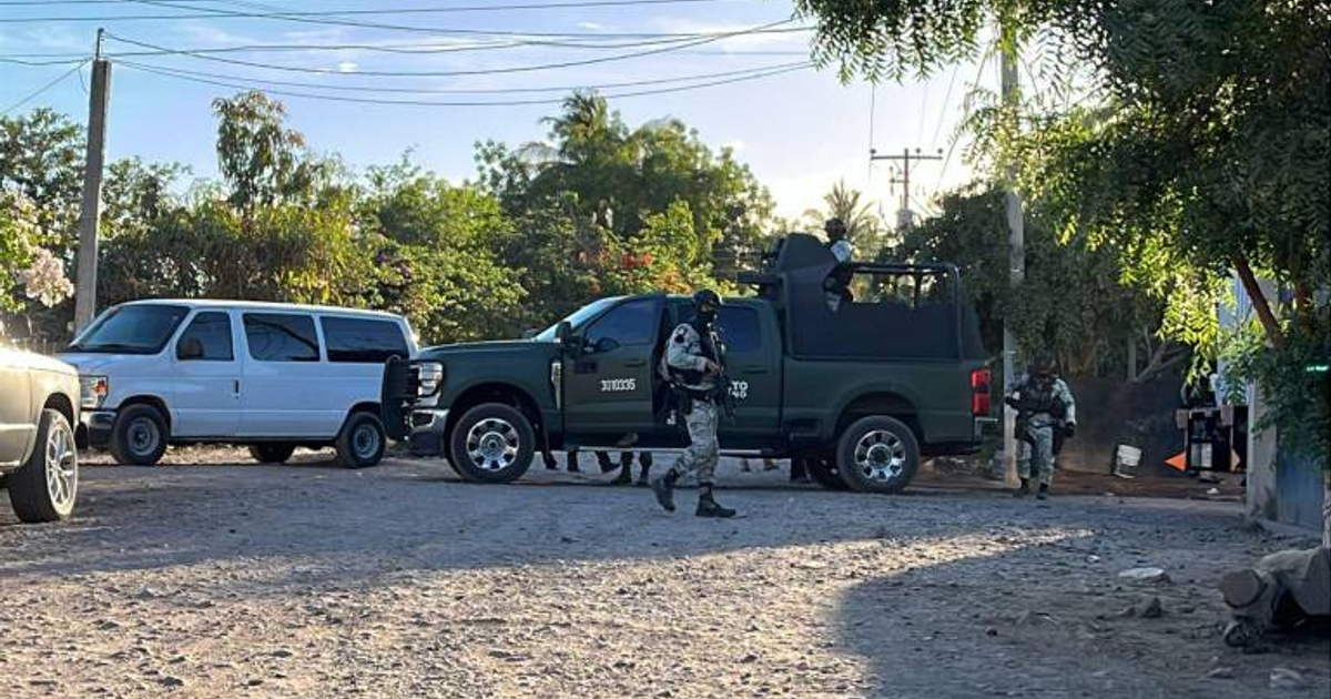 Operativo de seguridad en La Palma, Navolato con vehículos y fuerzas armadas
