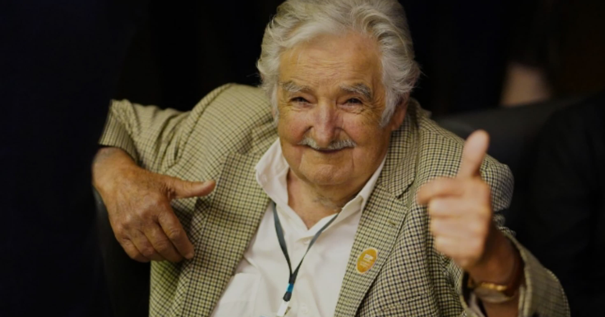 José 'Pepe' Mujica, expresidente de Uruguay, fallece a los 89 años, dejando un legado político significativo.
