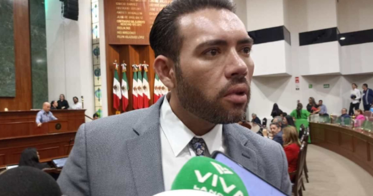 Hólincer Castro Marañón en conferencia de prensa sobre nepotismo en Morena Sinaloa