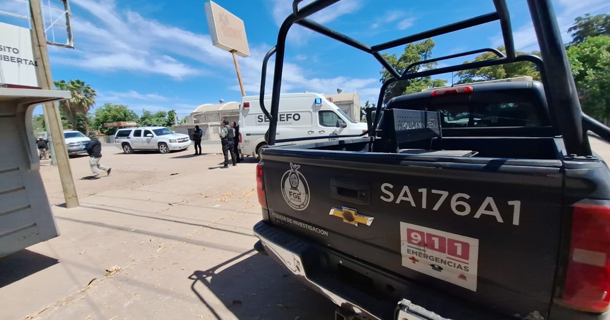 Intervención policial en Navolato con vehículos de emergencia y agentes en escena.