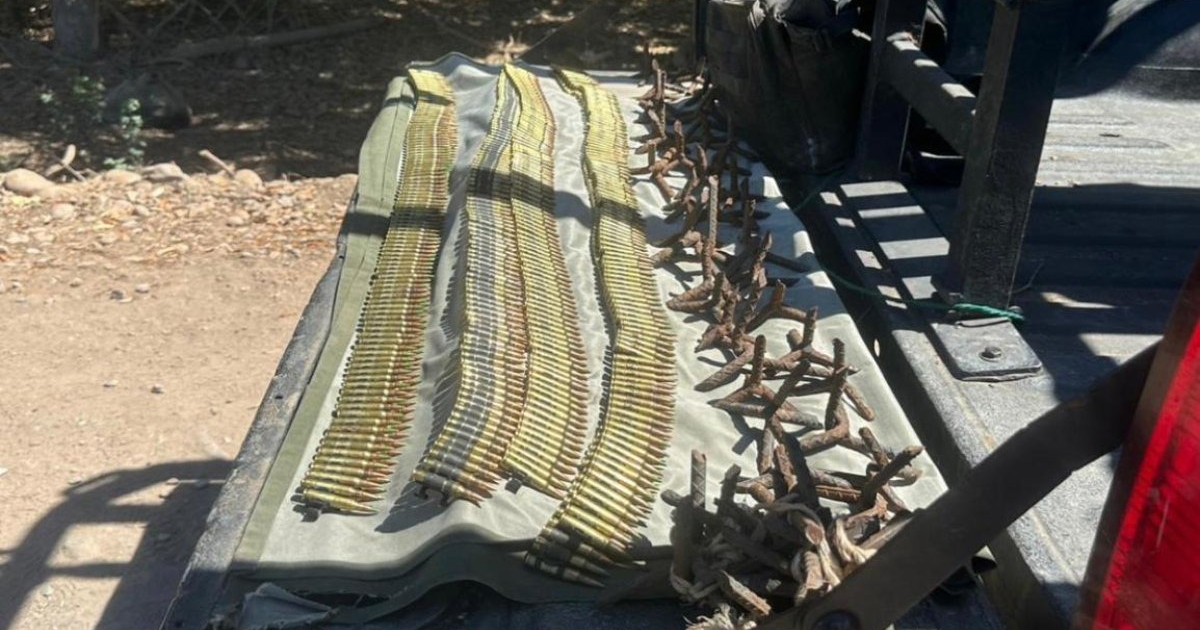 Bandas de municiones y elementos metálicos incautados en Culiacán