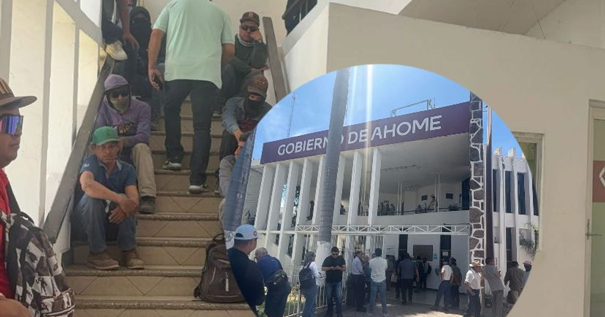 Protesta en el Palacio Municipal de Ahome con empleados bloqueando el acceso