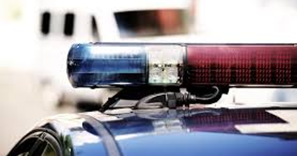 Luz de emergencia azul y roja en accidente en carretera México-15