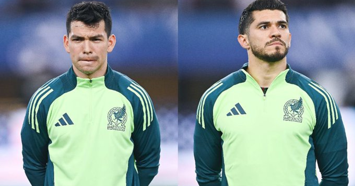 Dos deportistas mexicanos en chaquetas verdes concentrados antes de un partido