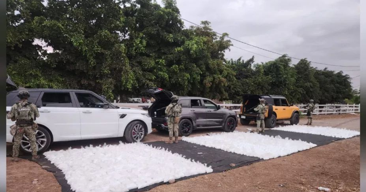 Operativo federal en rancho de Culiacán con vehículos y personal uniformado