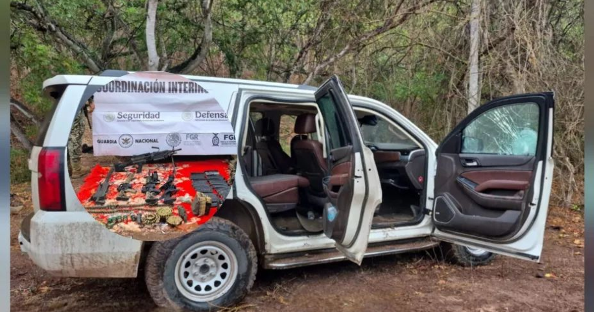 Camioneta blanca con pancarta de 'Coordinación Interina' y armas incautadas en operativo naval en Agua Caliente.