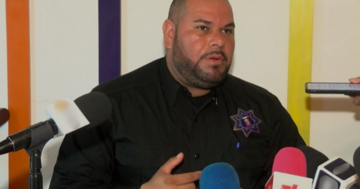 Sergio Leyva en conferencia de prensa tras su renuncia como Secretario de Seguridad Pública de Culiacán.