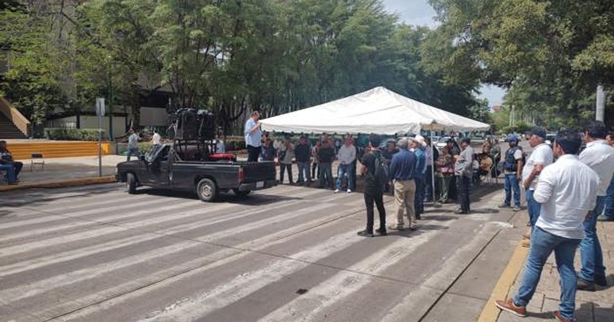 Protesta de productores de caña en Culiacán con Serapio Vargas Ramírez
