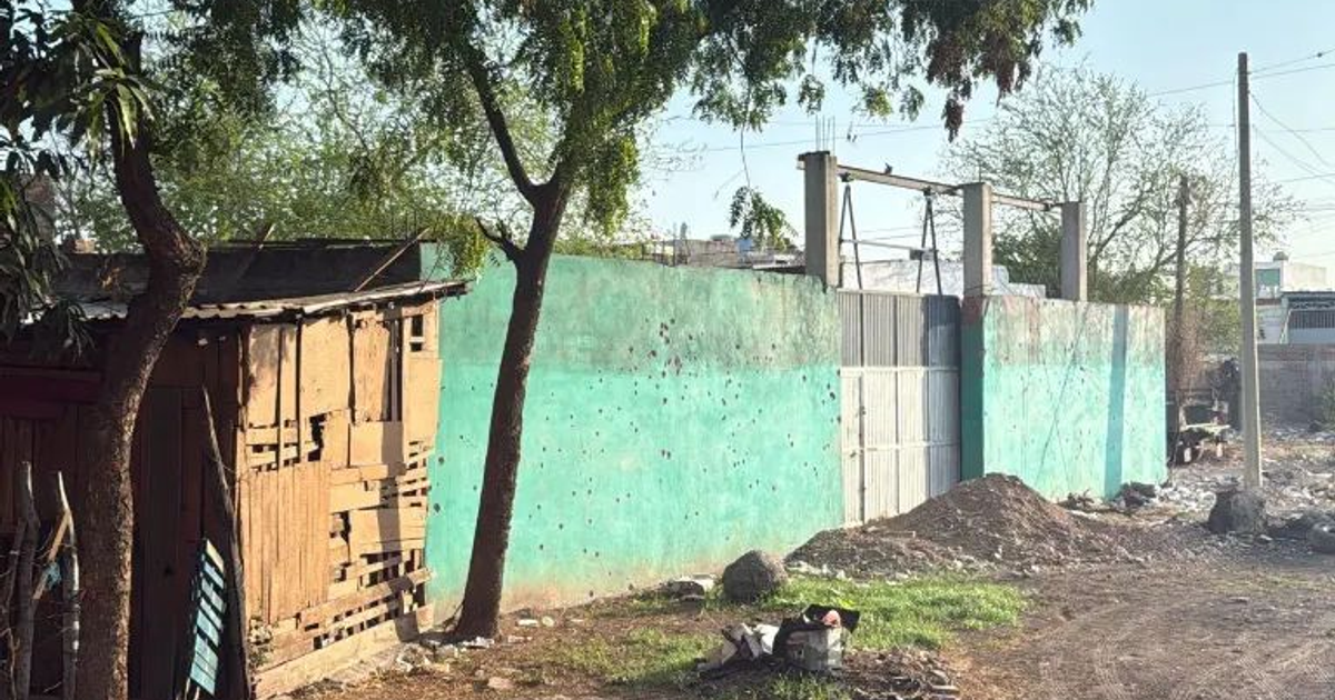 Cobertizo de madera y bodega verde en Providencia, Culiacán, tras tiroteo.