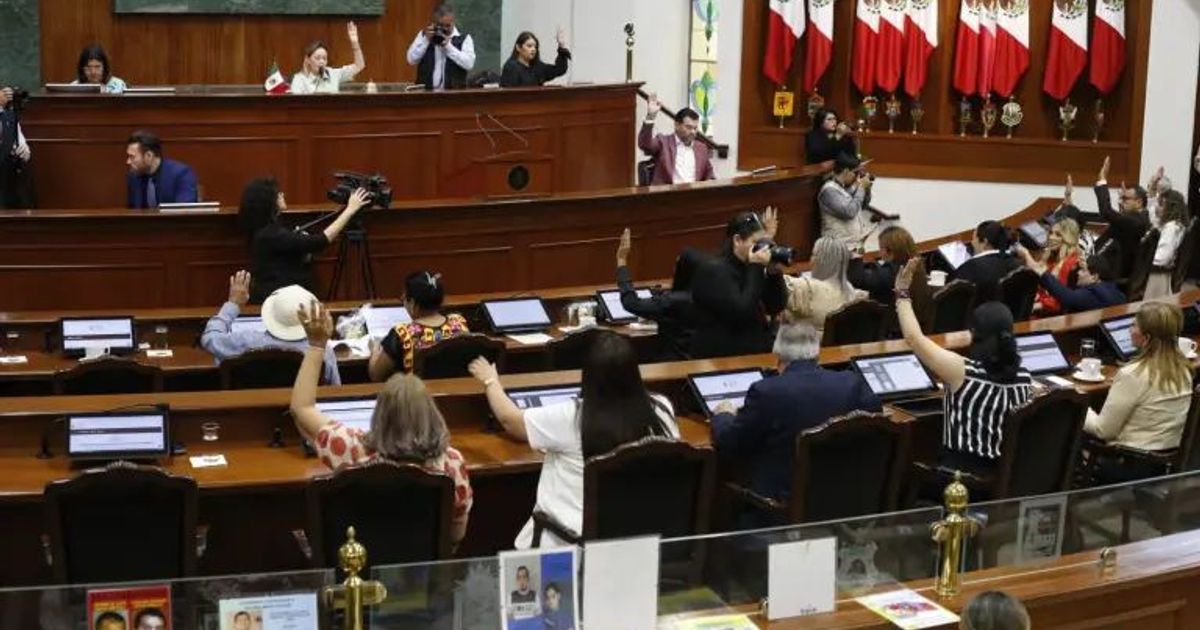 Congreso de Sinaloa votando la creación de la Vicefiscalía de Derechos Humanos