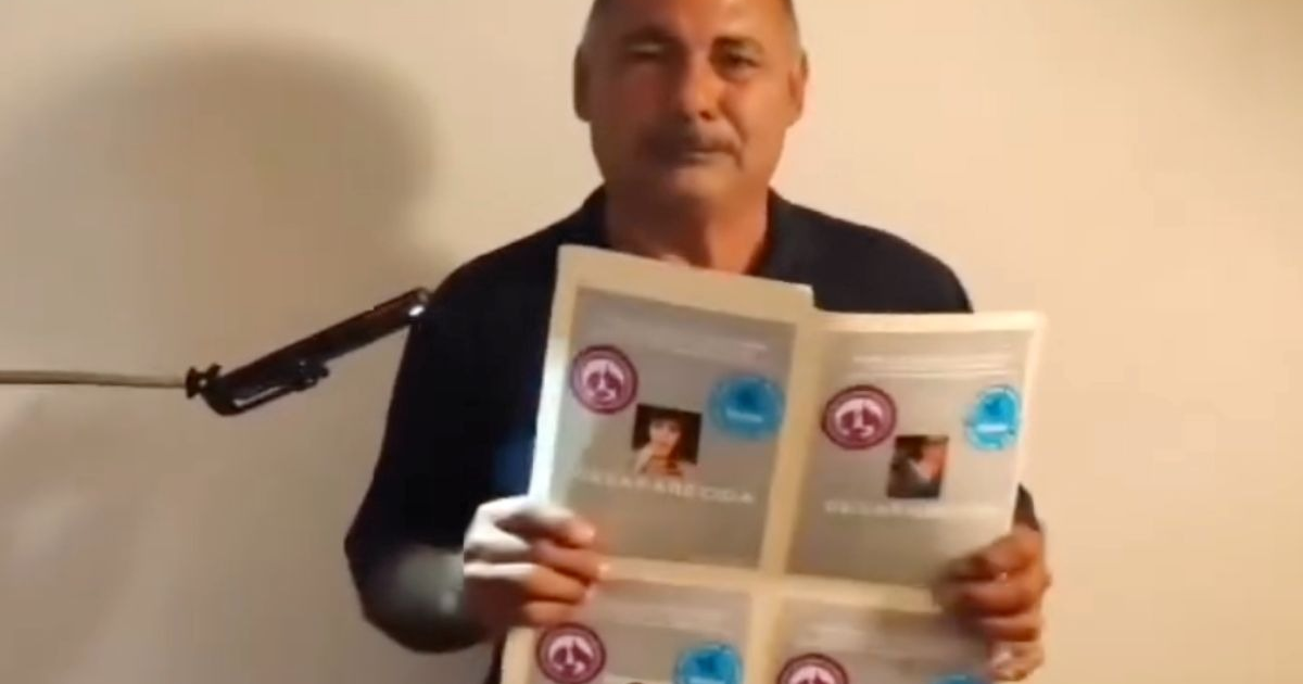 Hombre con documento en contexto de asesinato de Gabriel Hernández