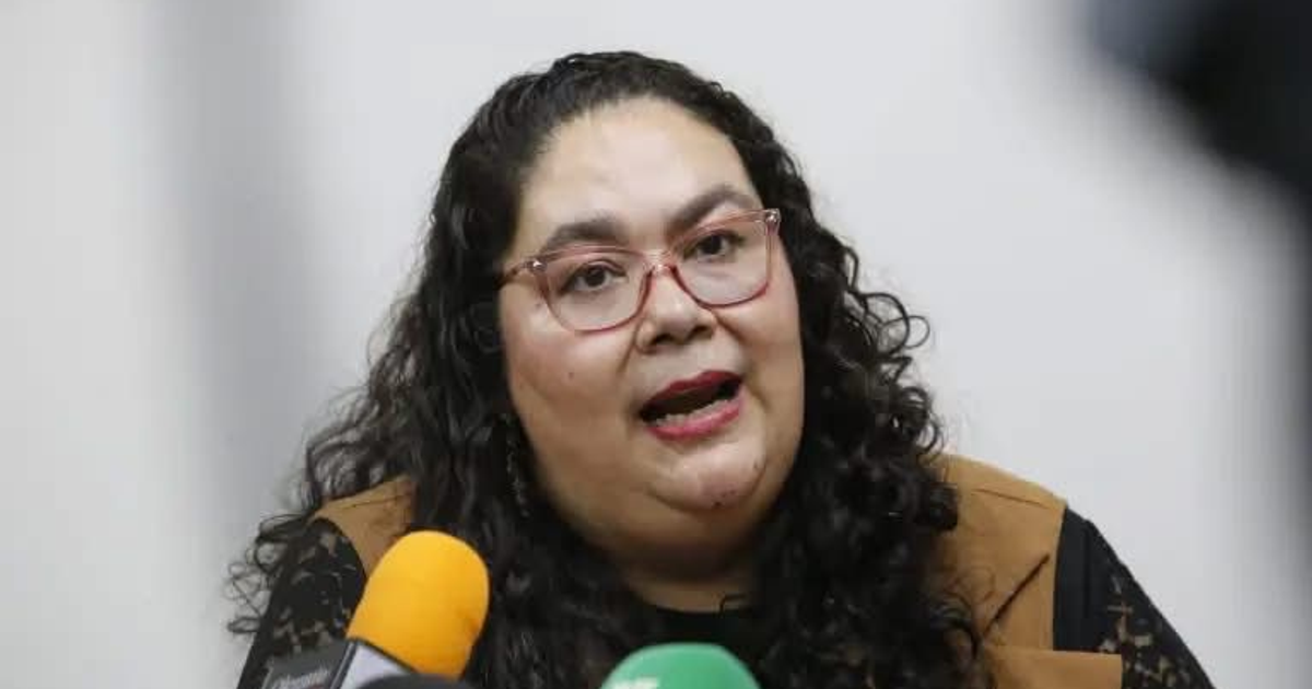 Periodistas en zona de conflicto armado en Culiacán, enfrentando riesgos sin protección adecuada.