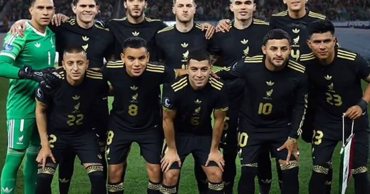 Jugadores de la Selección Mexicana posando antes de la final de la Copa Oro 2025