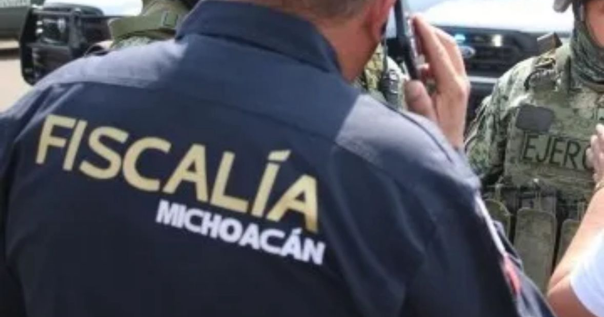 Personal de la Fiscalía de Michoacán y fuerzas armadas en operativo de investigación en Contepec.