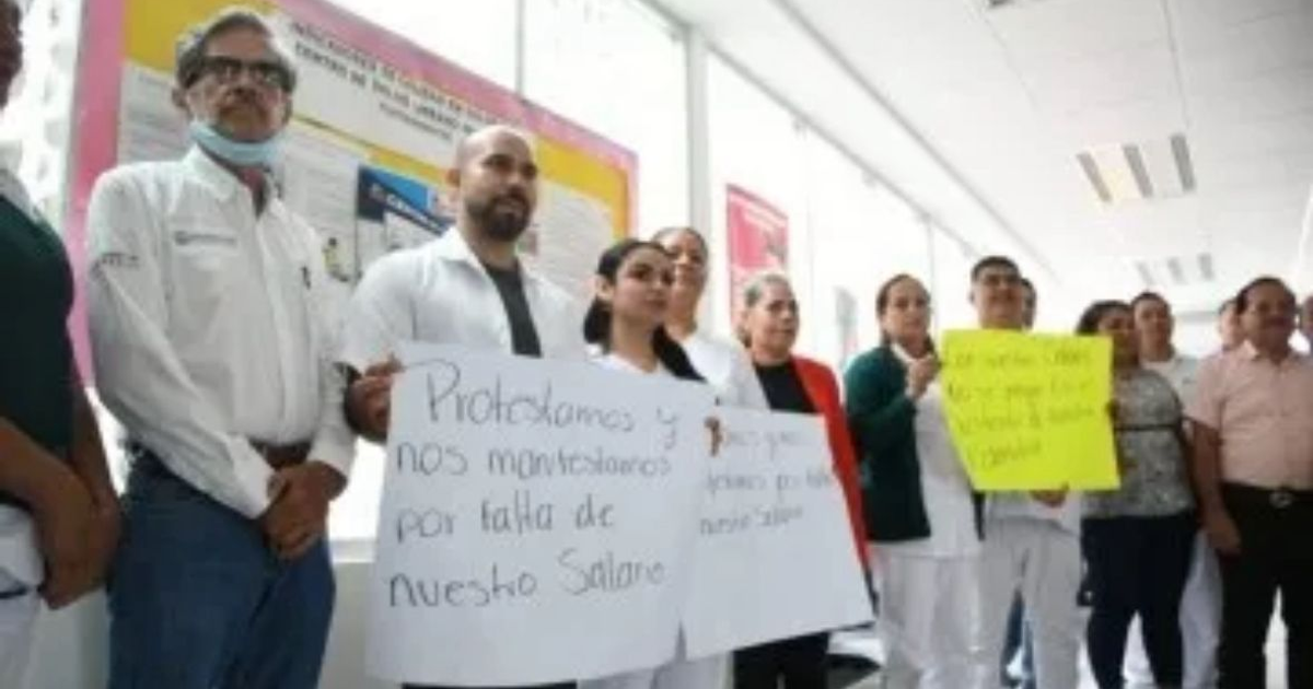 Trabajadores sanitarios protestan por salarios atrasados y falta de insumos médicos