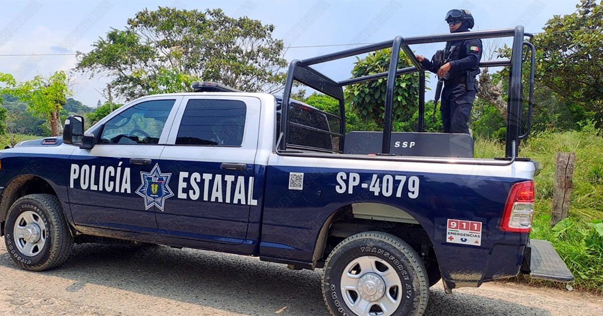 Camioneta de Policía Estatal SP-4079 en zona rural durante operativo