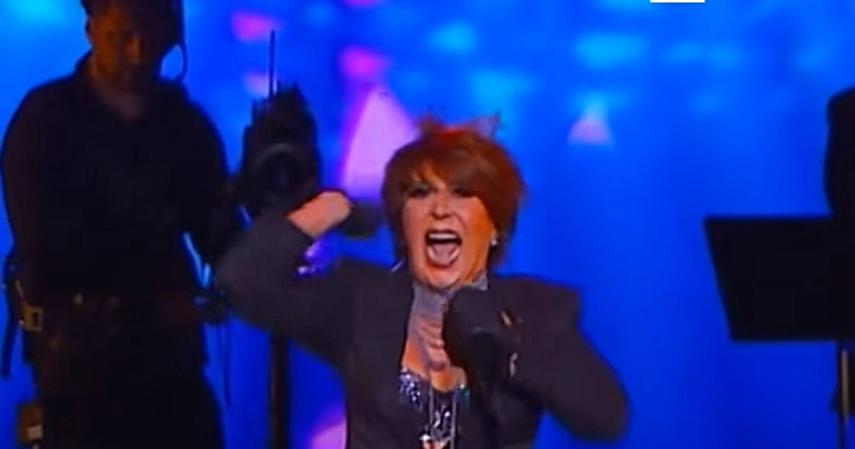 Alejandra Guzmán en el escenario durante el concierto del desliz 'rutela tusa'.