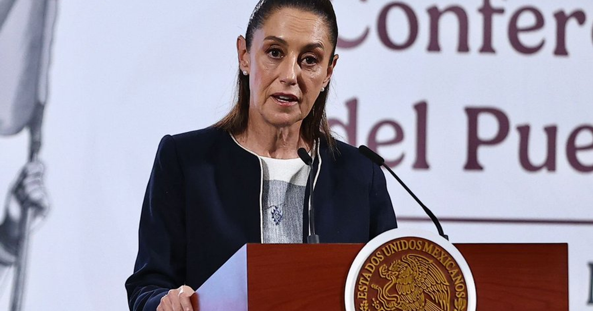 Claudia Sheinbaum en conferencia de prensa abordando acusaciones de difamación
