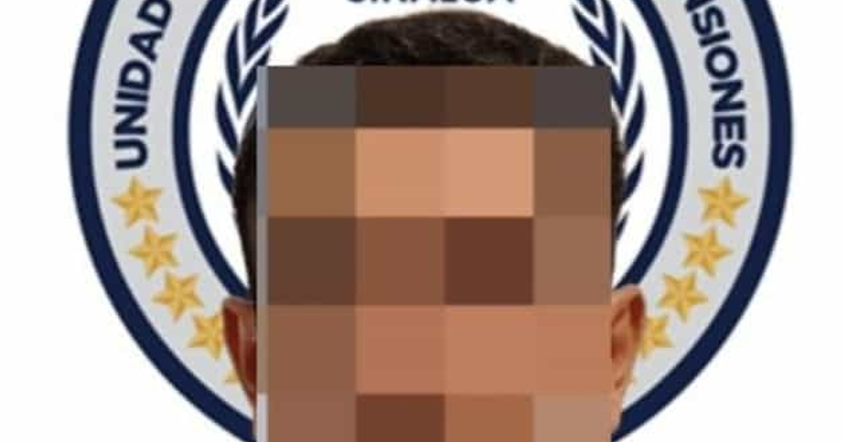 Emblema con texto en español y cara pixelada, caso de ataque en Sinaloa