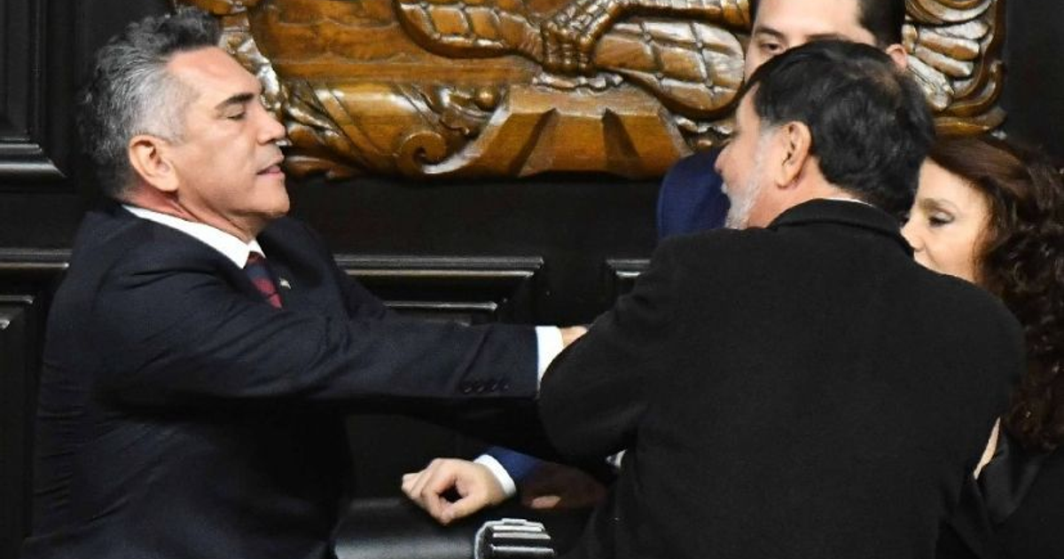 Confrontación entre Alejandro Moreno y Gerardo Fernández Noroña en un recinto legislativo