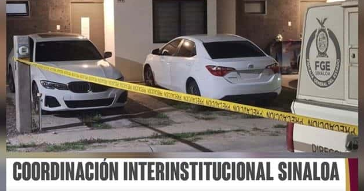 Vehículos asegurados en operativo de Culiacán, rodeados por cinta de seguridad y presencia de la Fiscalía General del Estado de Sinaloa.