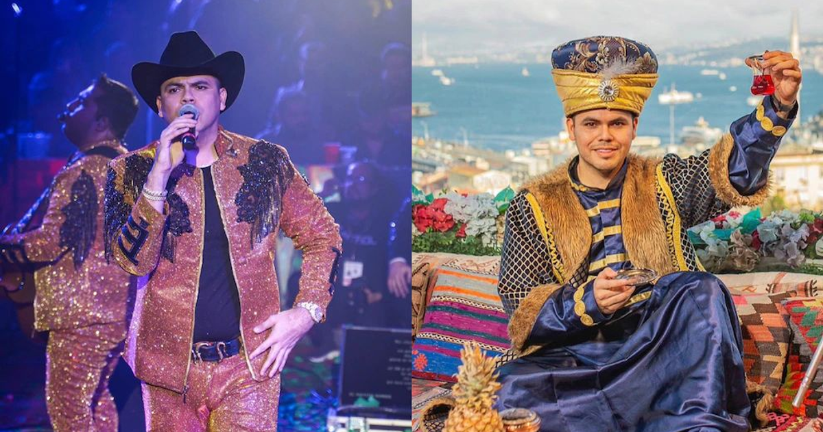 Dos personas con trajes distintivos en un entorno costero, una con traje brillante y sombrero de vaquero, otra con atuendo oriental.