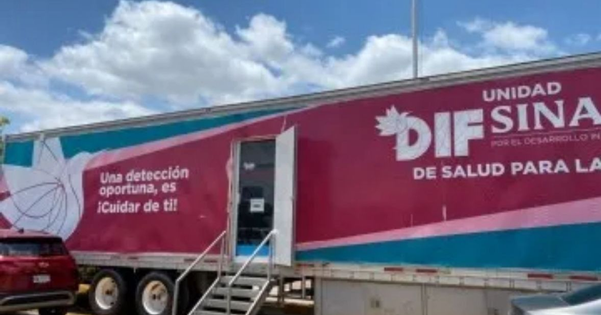 Unidad móvil de salud del DIF Sinaloa con mensaje de prevención y cuidado.