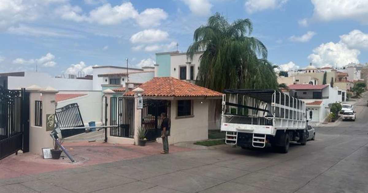 Entrada a fraccionamiento en Colinas del Rey durante operativo de aseguramiento
