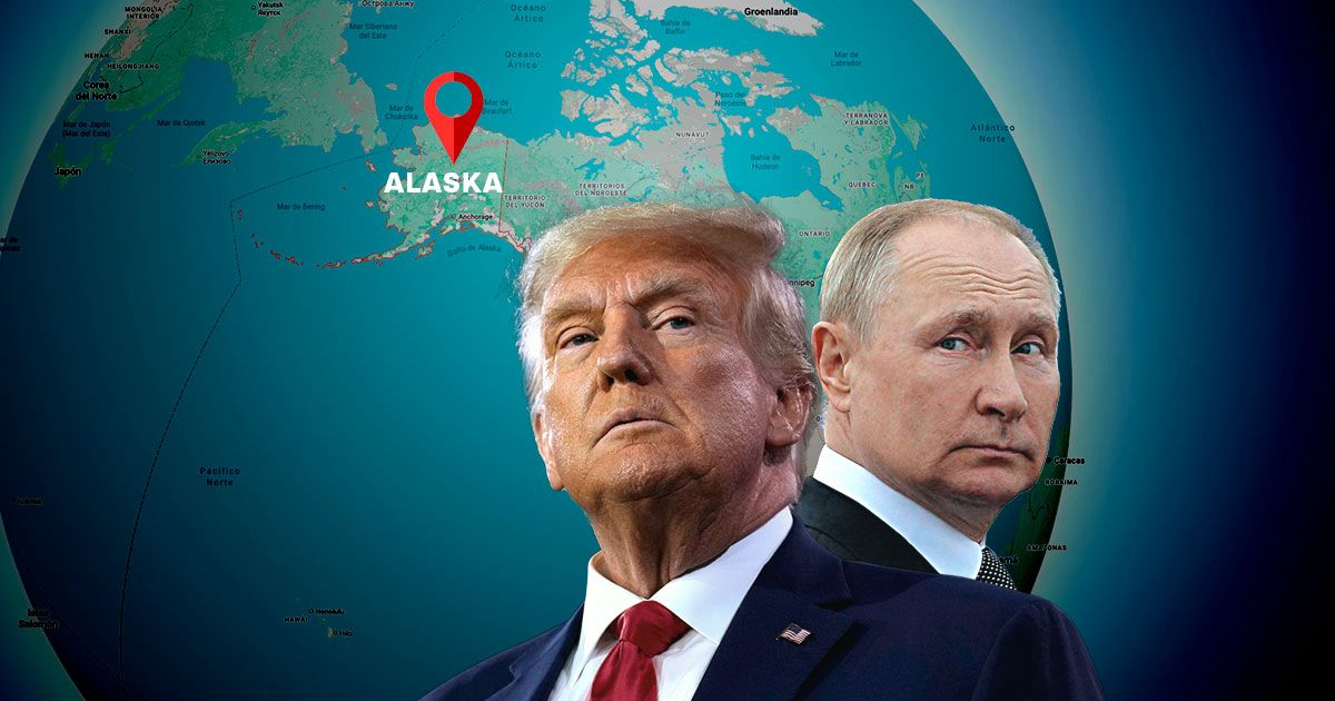 Mapa del mundo centrado en Alaska con figuras políticas en primer plano, relacionado con la reunión EE.UU.-Rusia sobre Ucrania.
