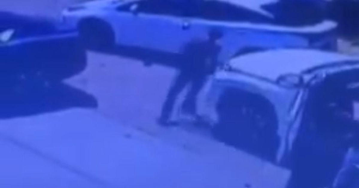 Captura de cámara de seguridad del asalto a Efrén Encinas en Sinaloa