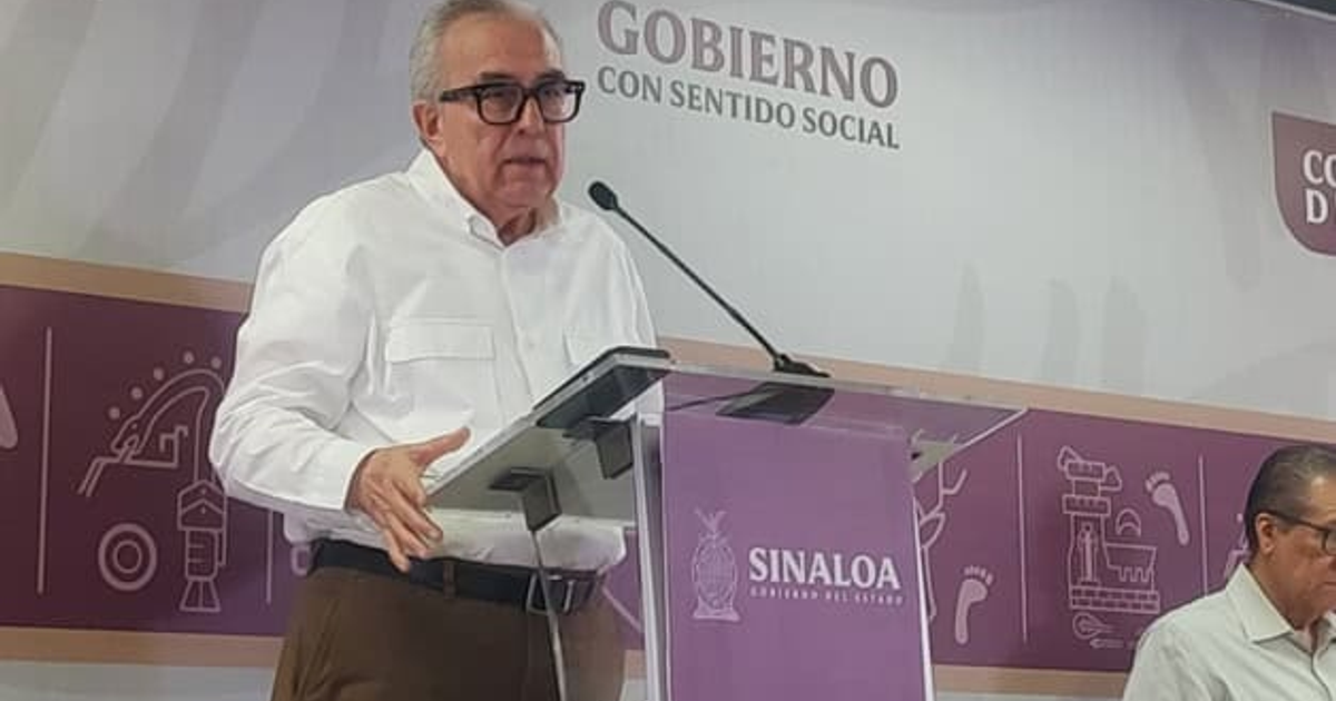 Gobernador Rubén Rocha Moya hablando en conferencia sobre seguridad en Sinaloa