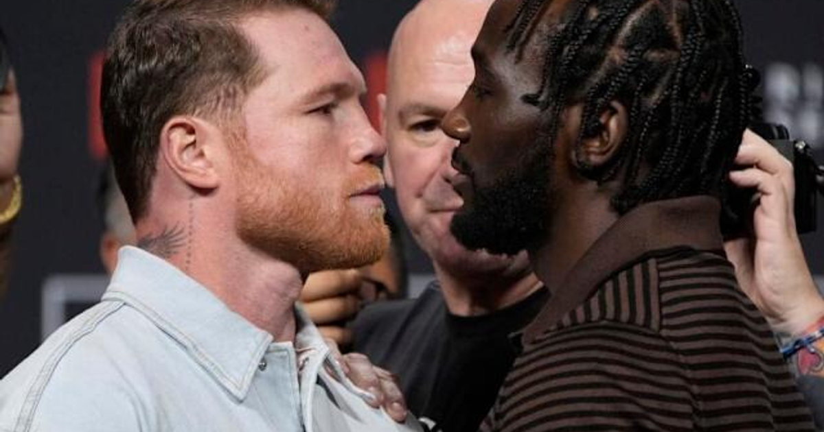 Terence Crawford y Canelo Álvarez cara a cara en evento de pesaje