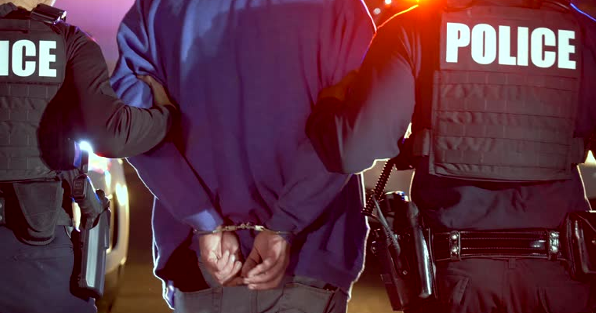 Policías detienen a sospechoso en operación contra tráfico de armas en DeLand