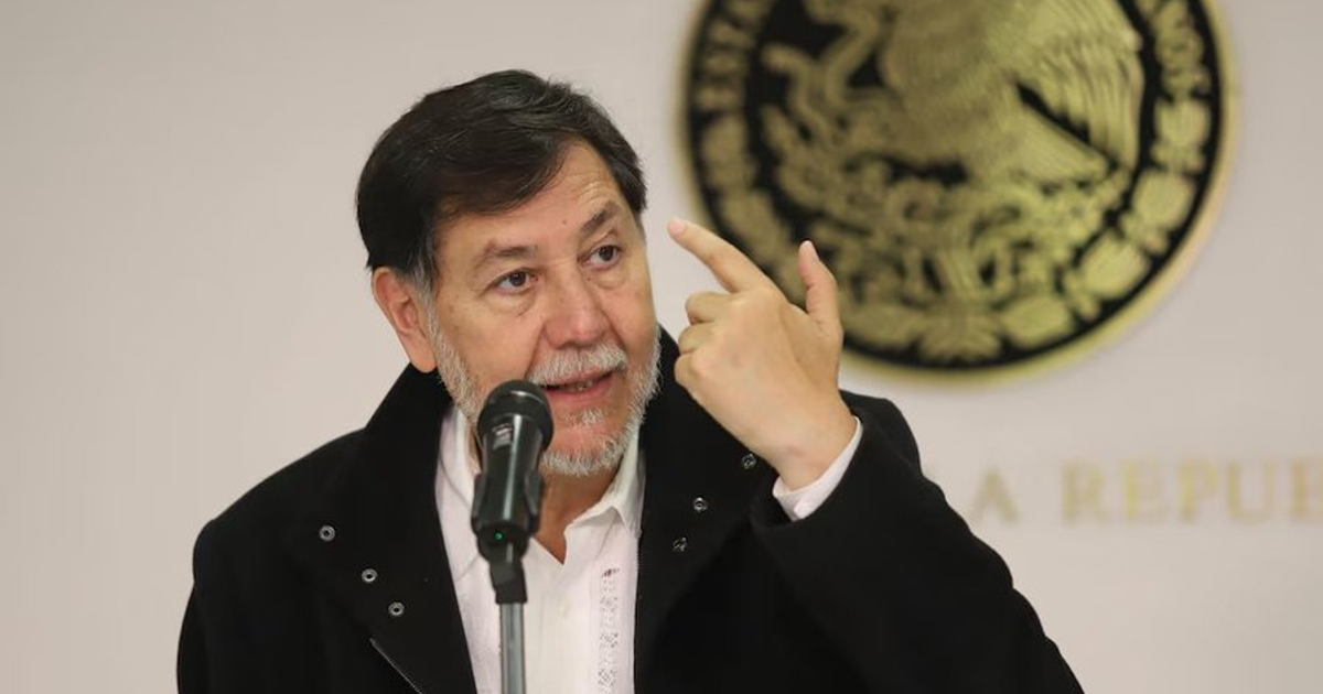 Gerardo Fernández Noroña hablando en conferencia tras robo en su casa