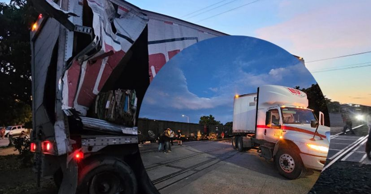 Camión con remolque dañado tras accidente en La Cruz, Sinaloa, con equipos de emergencia presentes.