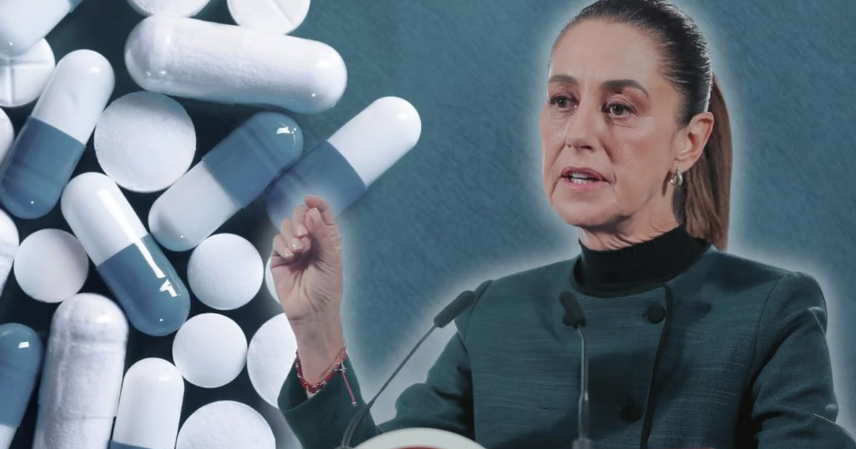 Mujer hablando en micrófono con fondo de cápsulas y tabletas, relacionado con conferencia sobre medicamentos en México.