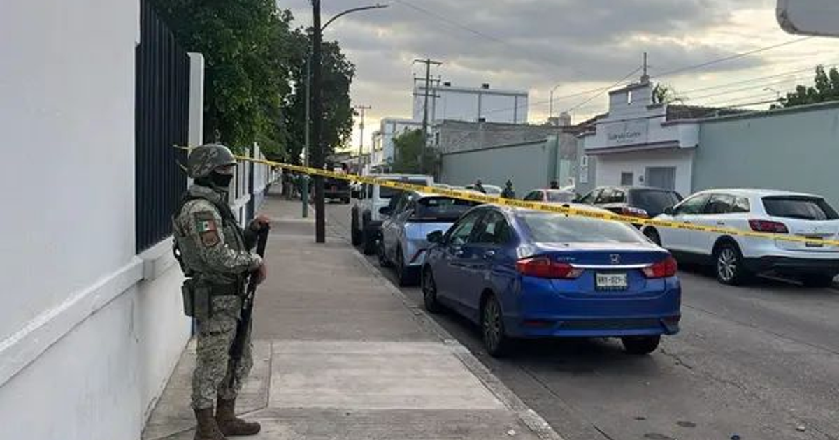 Soldado junto a cinta de seguridad en Culiacán tras ataque armado