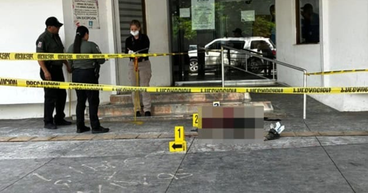 Agentes de seguridad investigan escena de apuñalamiento en Los Mochis