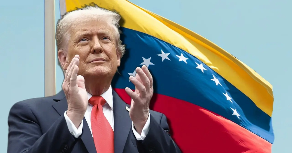 Figura frente a bandera venezolana en contexto de operación naval de EE.UU. en el Caribe