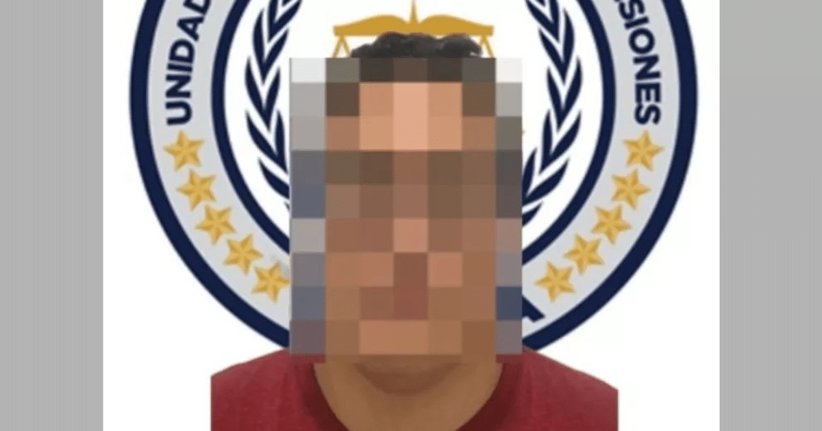 Persona con rostro pixelado y emblema de seguridad en caso de fraude en Sinaloa