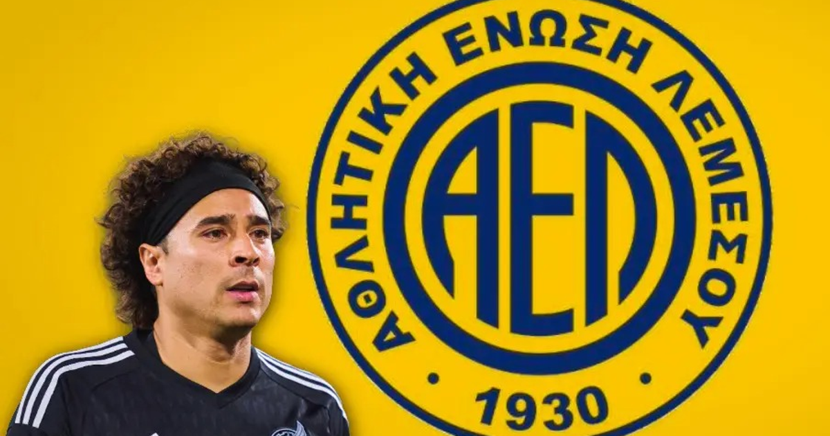 Guillermo Ochoa con el logo del AEL Limassol, equipo de fútbol de Chipre