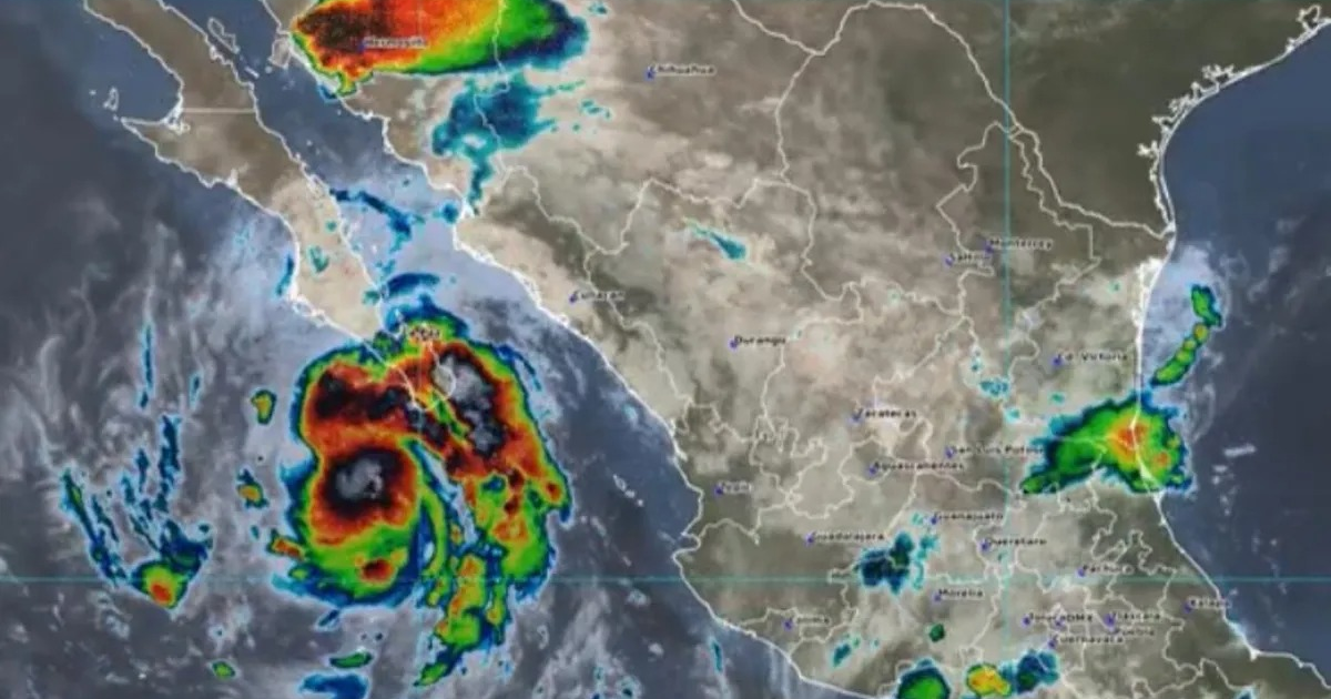 Mapa meteorológico de México con el huracán Lorena avanzando hacia Baja California Sur.