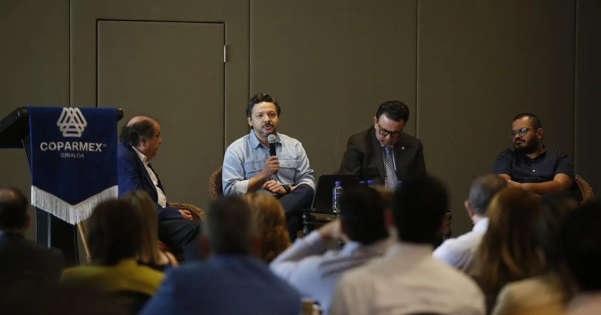 Panel de discusión en el foro de Coparmex Sinaloa sobre inseguridad