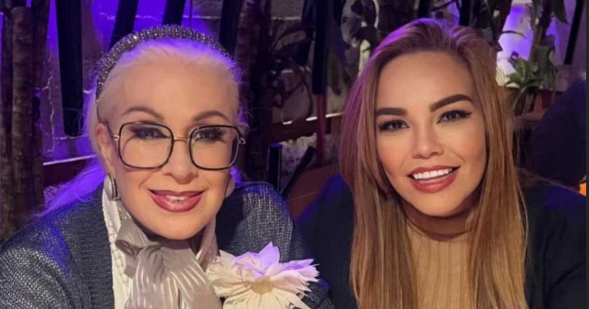 Laura Zapata y Paola Gárate sonriendo en una foto de Instagram con el mensaje 'Rescatemos Sinaloa'.