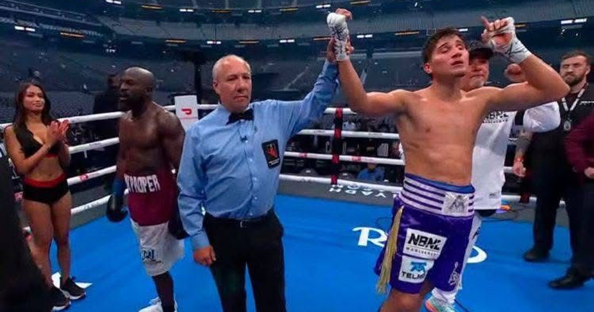 Marco Verde celebra su victoria en el ring de Las Vegas