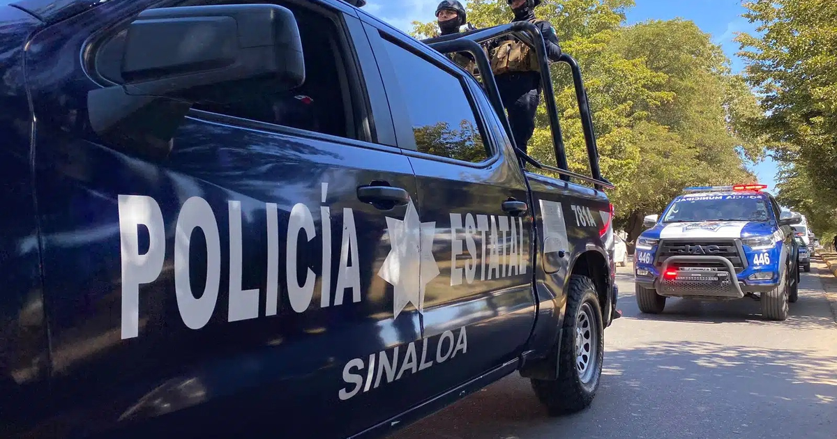 Camioneta de la policía estatal en operativo en Culiacán, Sinaloa, tras feminicidio.